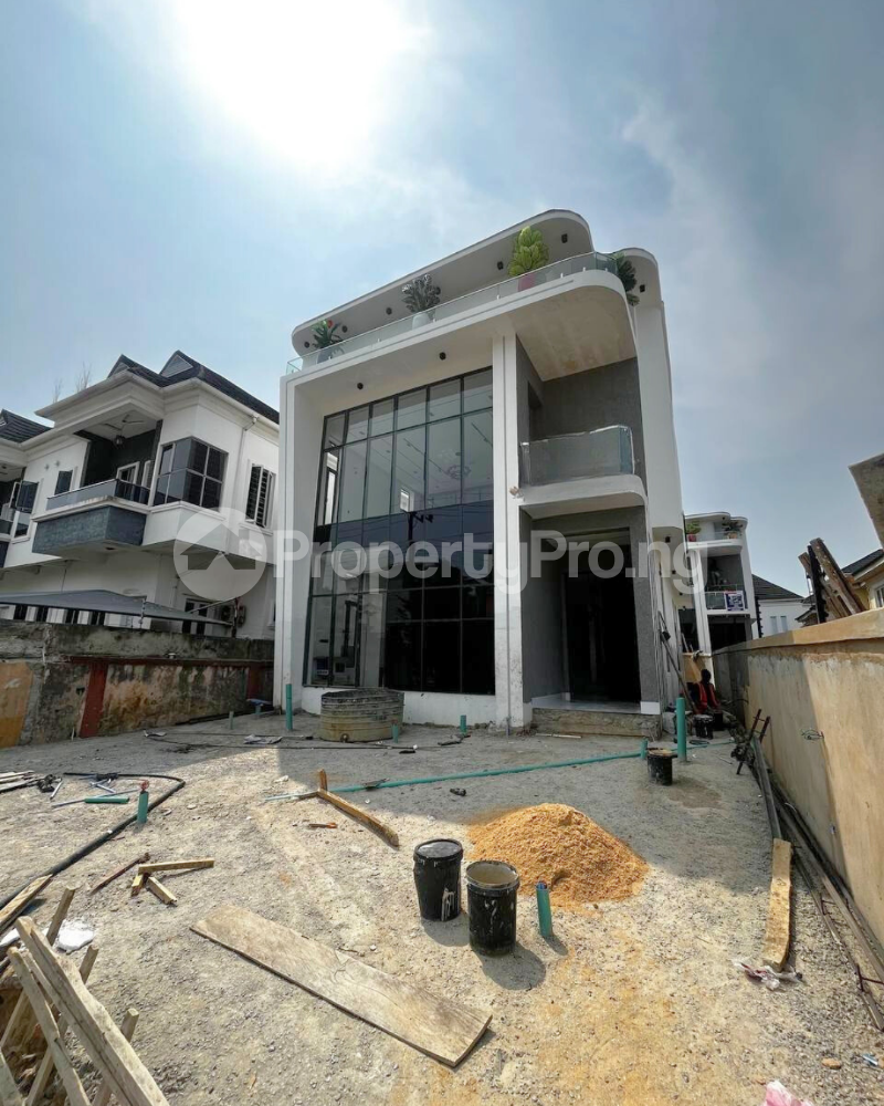 5 bedroom House for sale 2nd Toll Gate Lekki Lagos