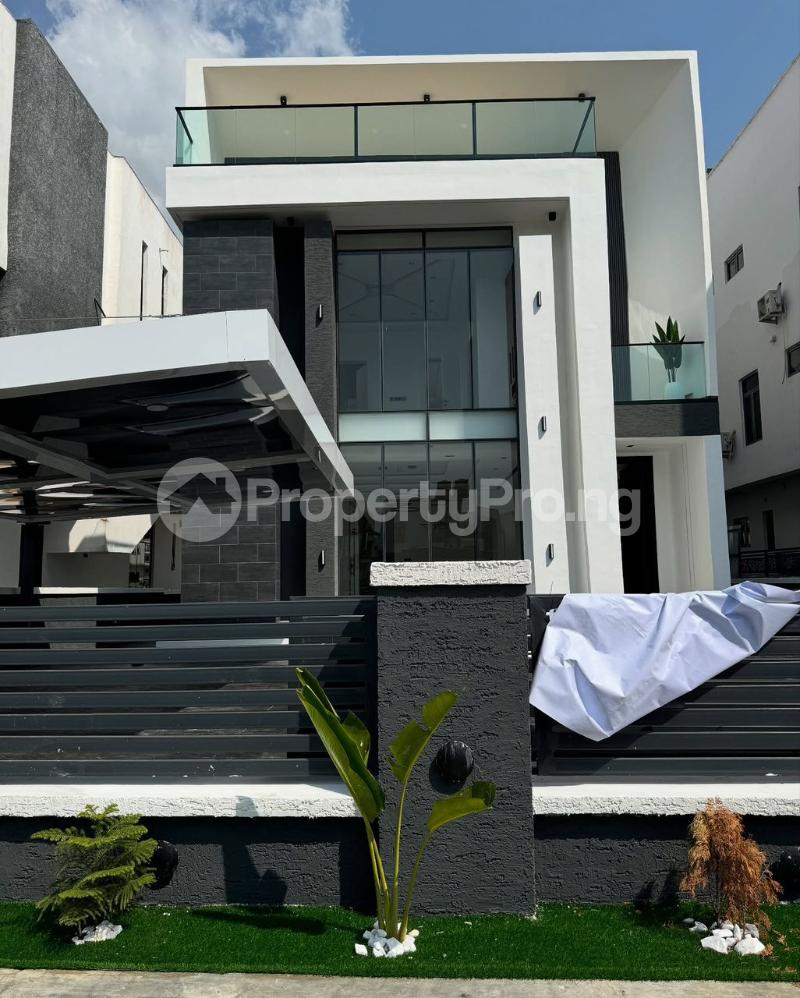 House for sale Ikota 5 Bedroom Detached Duplex Brand New. All Rooms En Suite. Swimming Pool.car Park 4 Cars. Crown Estate Ajah Lagos