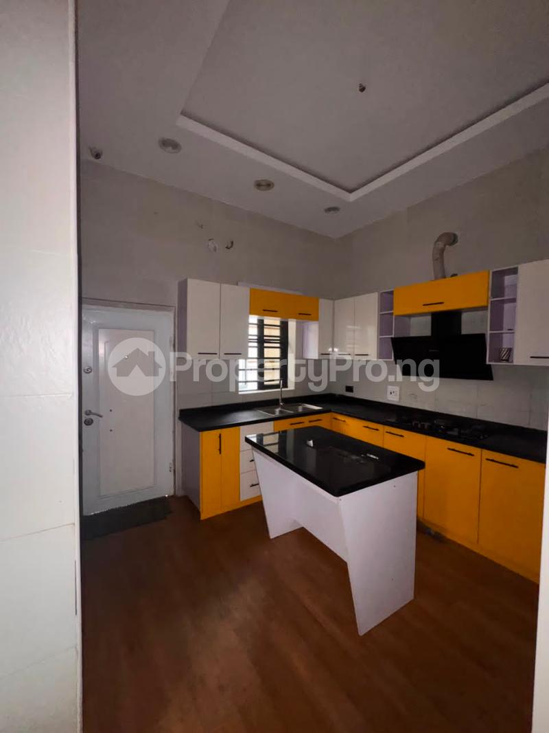 5 bedroom Commercial Property for rent Chevron Lekki Lagos