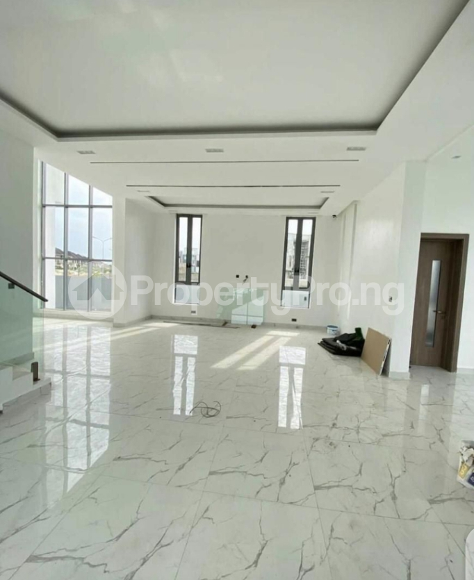 5 bedroom House for sale Lekki Lagos