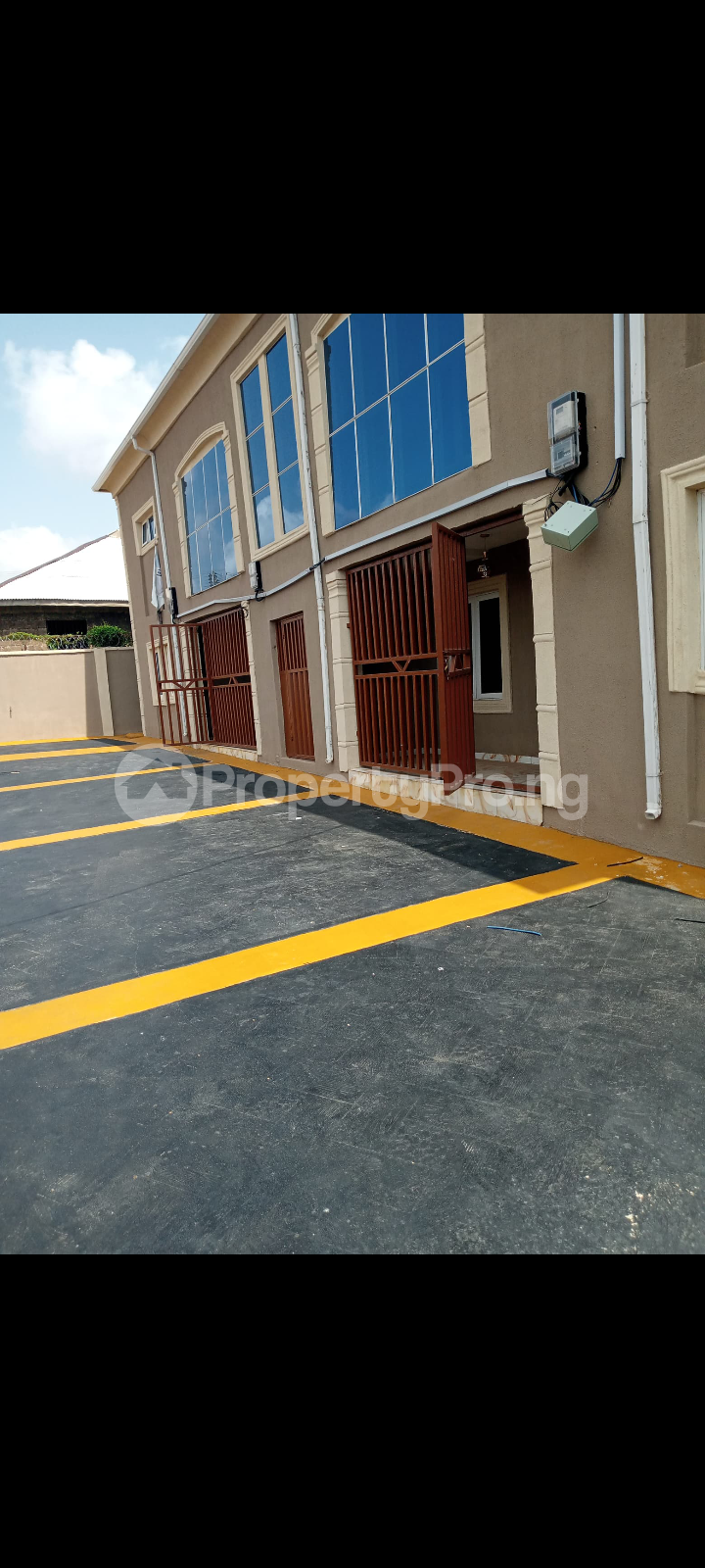 House for sale Olapade Agoro Area, Sharp Corner Oluyole Estate Ibadan Oyo