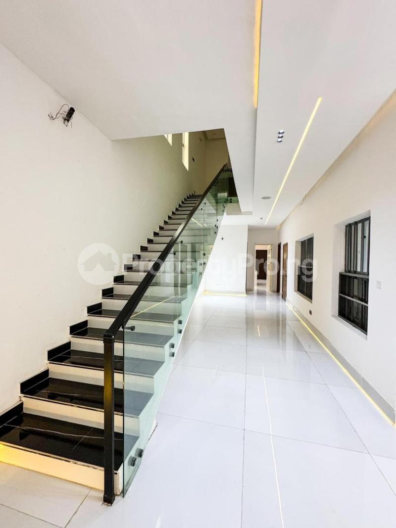 5 bedroom House for sale Ado Road Ajah Lagos