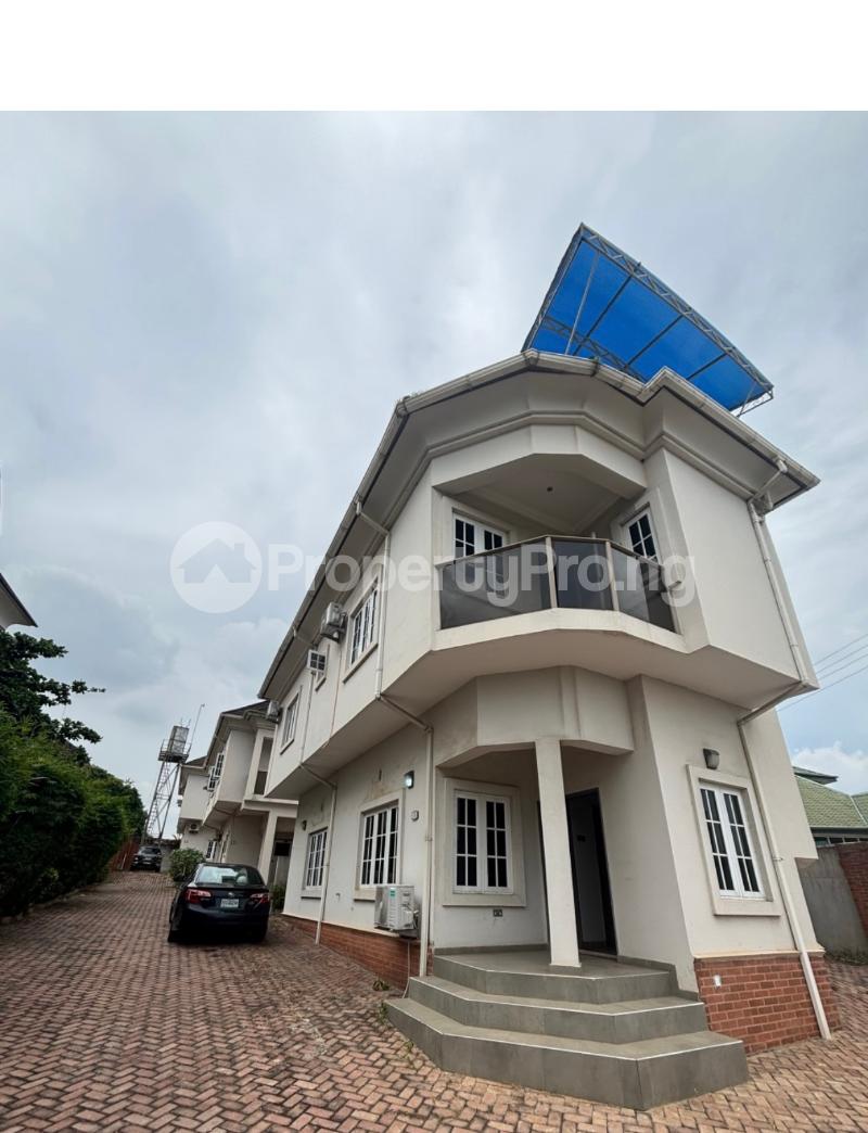 Flat / Apartment for shortlet Iyanganku Street Ibadan Oyo
