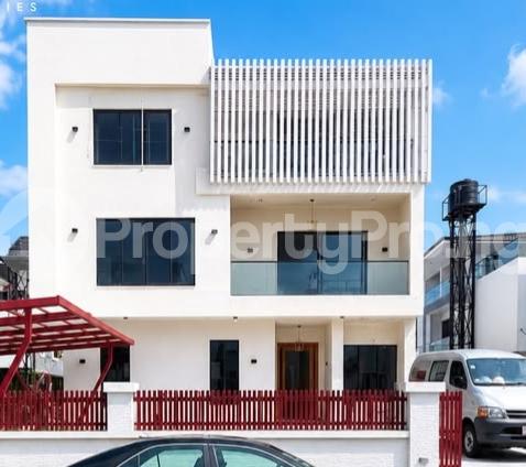 5 bedroom House for sale In An Estate Osapa london Lekki Lagos