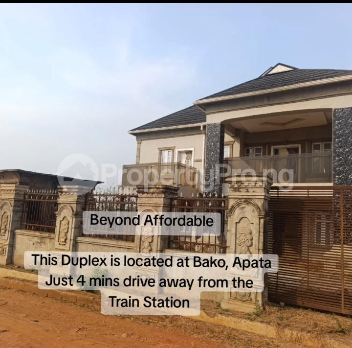 5 bedroom House for sale Bako Area, Off Command Army Barracks Apata Ibadan Oyo