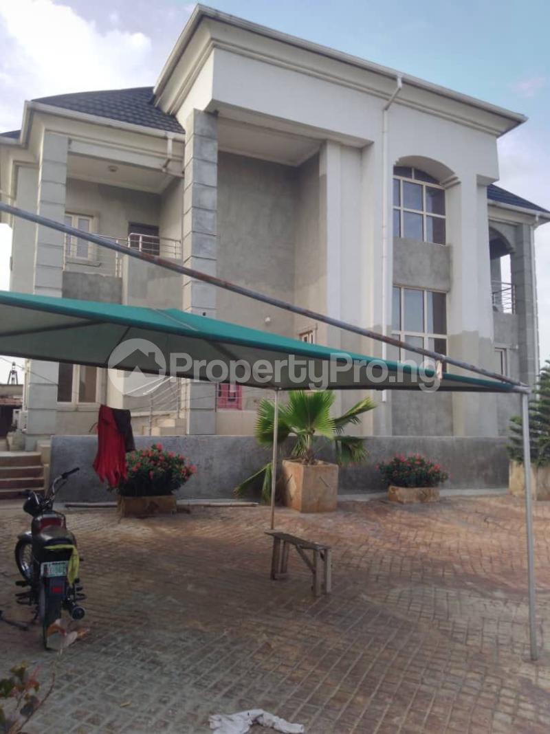 5 bedroom House for sale Akinwunmi Estate Mende Maryland Lagos
