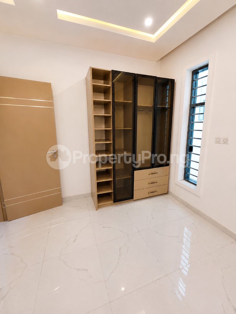 5 bedroom House for sale Omole phase 1 Ojodu Lagos