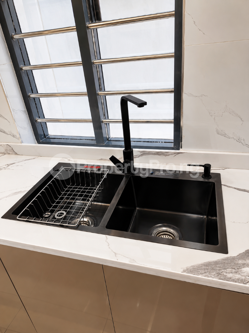 5 bedroom House for sale Omole phase 1 Ojodu Lagos