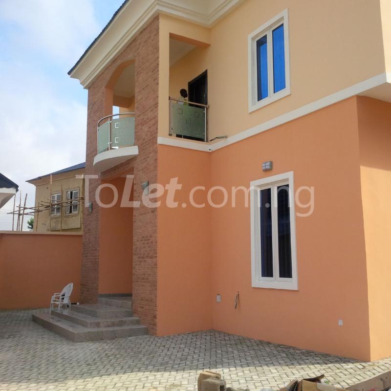 5 bedroom House for sale 25 Obadinan Street, Omole phase 1 Ojodu Lagos