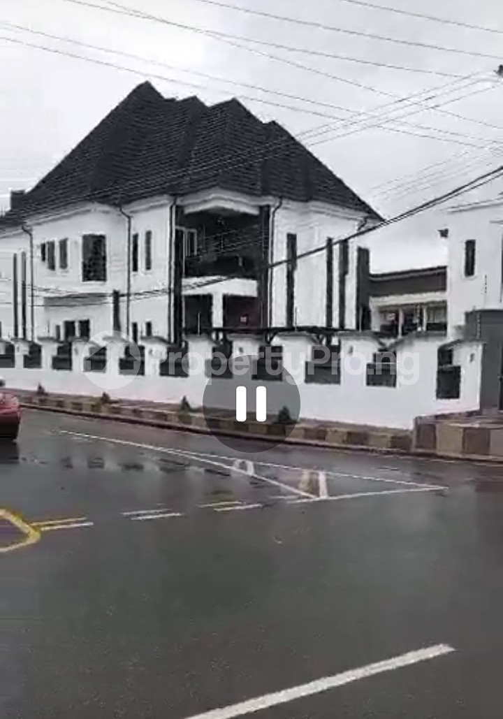 5 bedroom House for sale Back Of Dublina Hote Asaba Delta - 0
