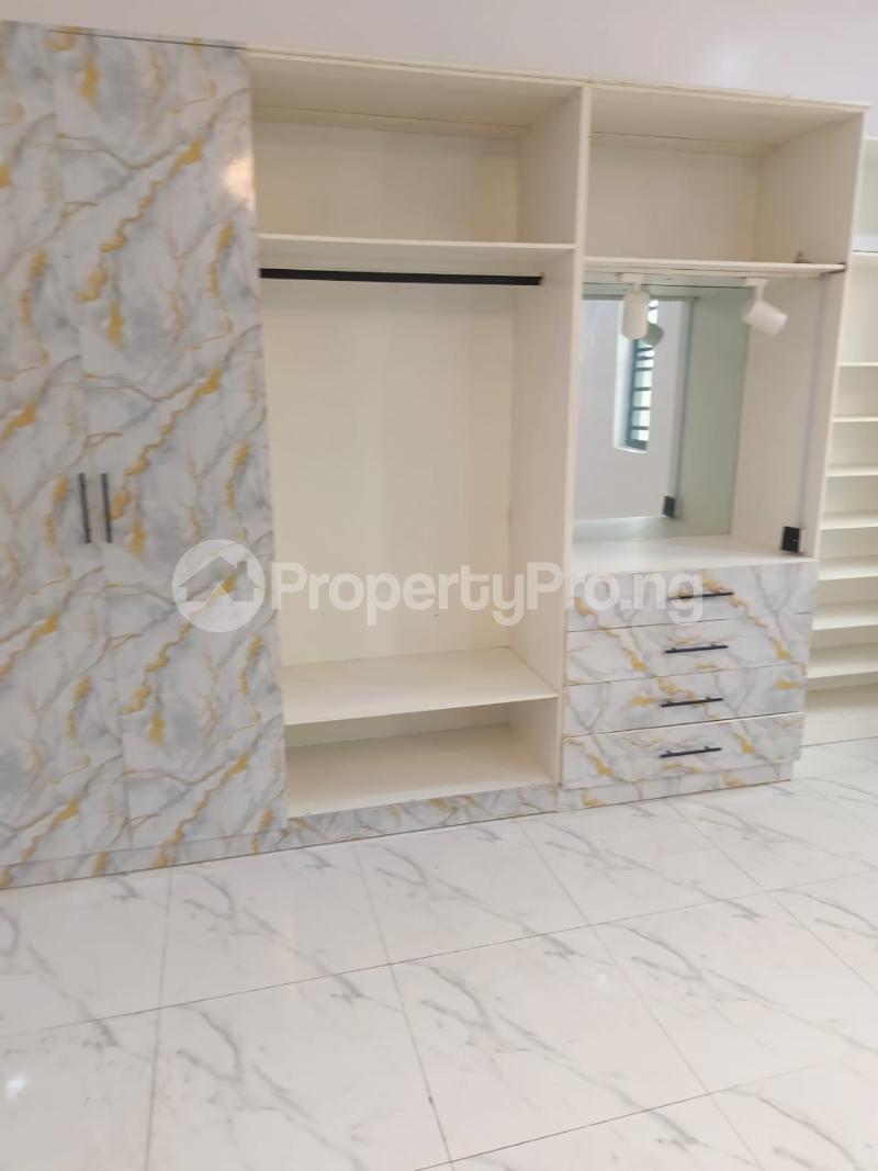 5 bedroom House for sale Estate Omole phase 2 Ojodu Lagos