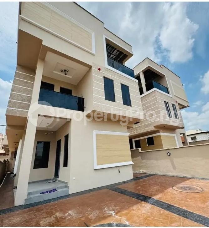 5 bedroom House for sale In A Serene Environment Omole phase 1 Ojodu Lagos