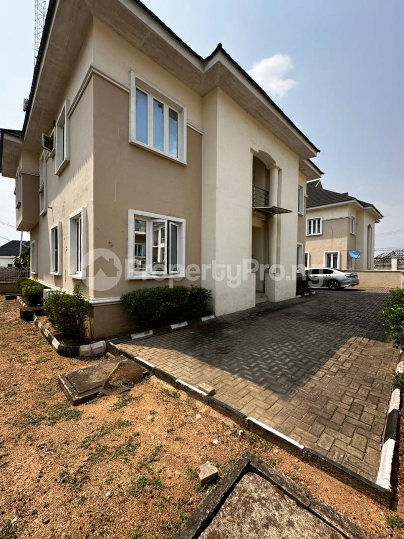 5 bedroom House for sale Olive Court, Agodi Gra Ibadan Oyo