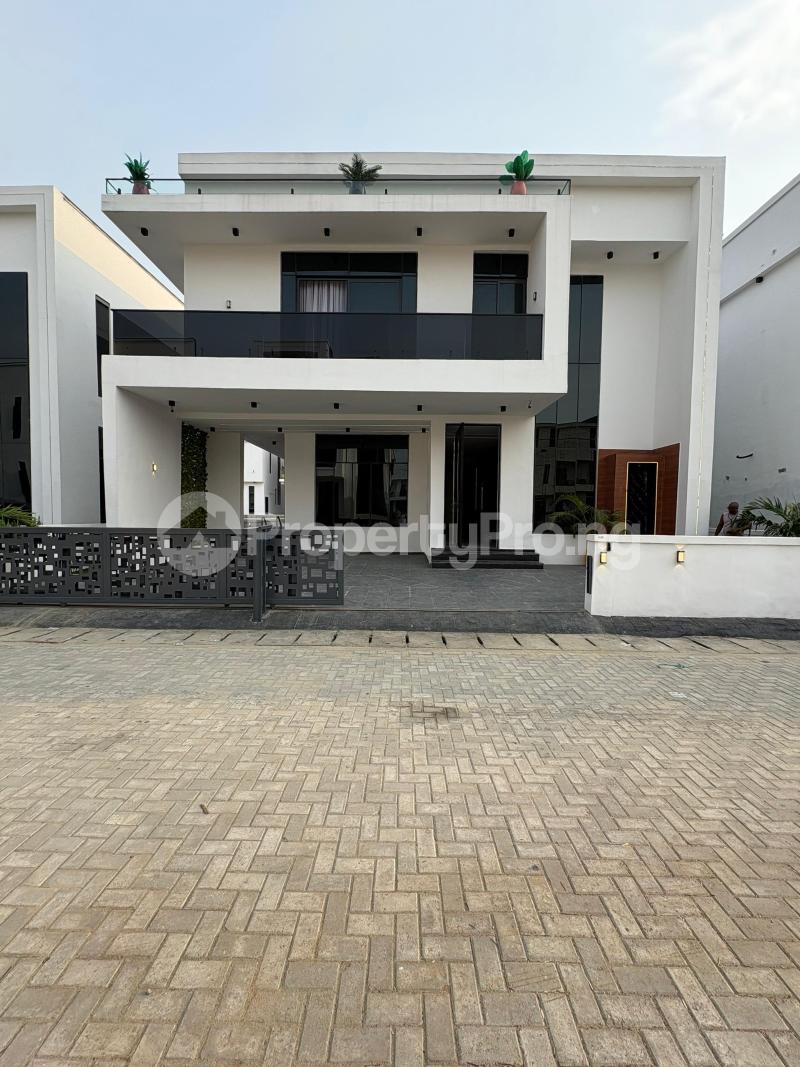 5 bedroom House for sale 2nd Toll Gate Lekki Lagos