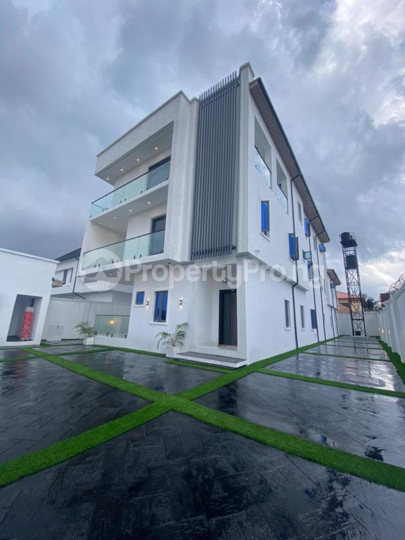 5 bedroom House for sale Ajimobi Street Oluyole Estate Ibadan Oyo