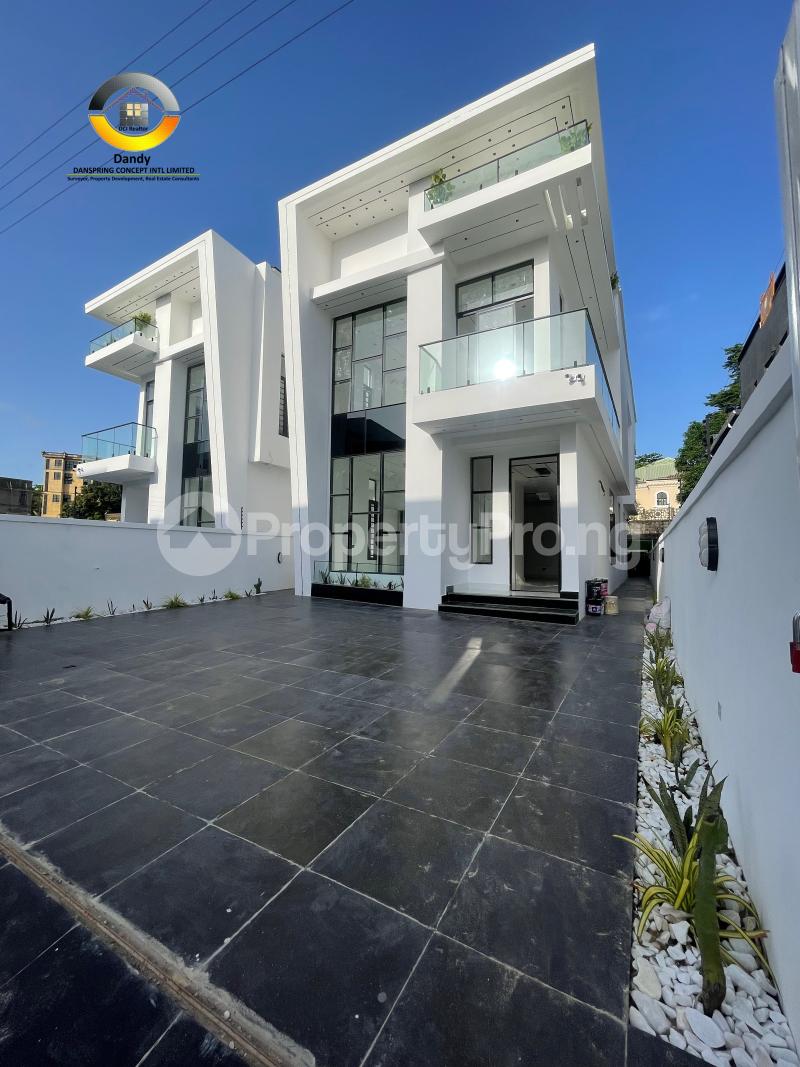 5 bedroom House for sale chevron Lekki Lagos