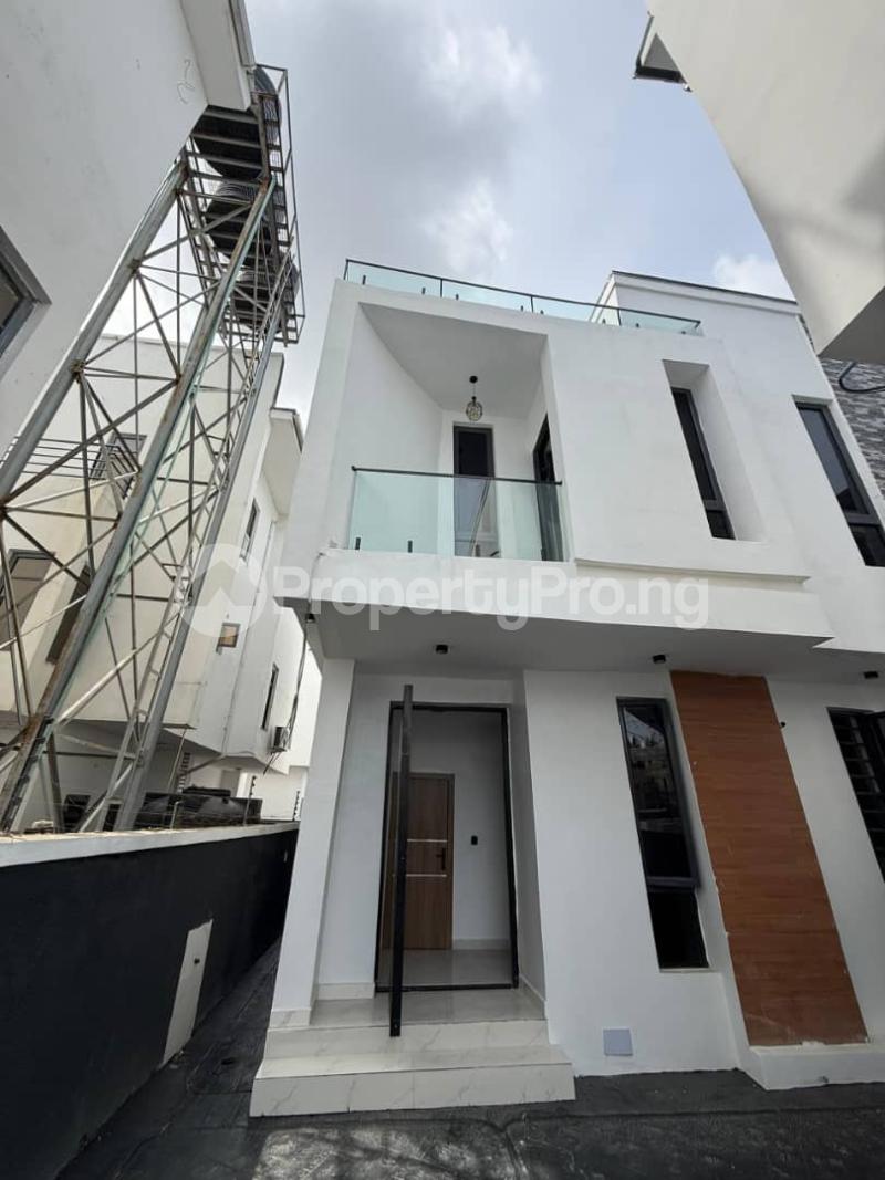 5 bedroom House for sale High Quality Finishing Throughout Fully Fitted Kitchen With Premium Appliances Well Planned Estate, Clean Water Supply And Excellence Drainage System Ikota Lekki Lagos