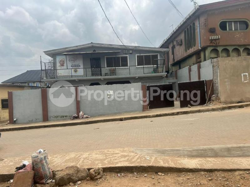 5 bedroom Flat / Apartment for sale Agege Lagos