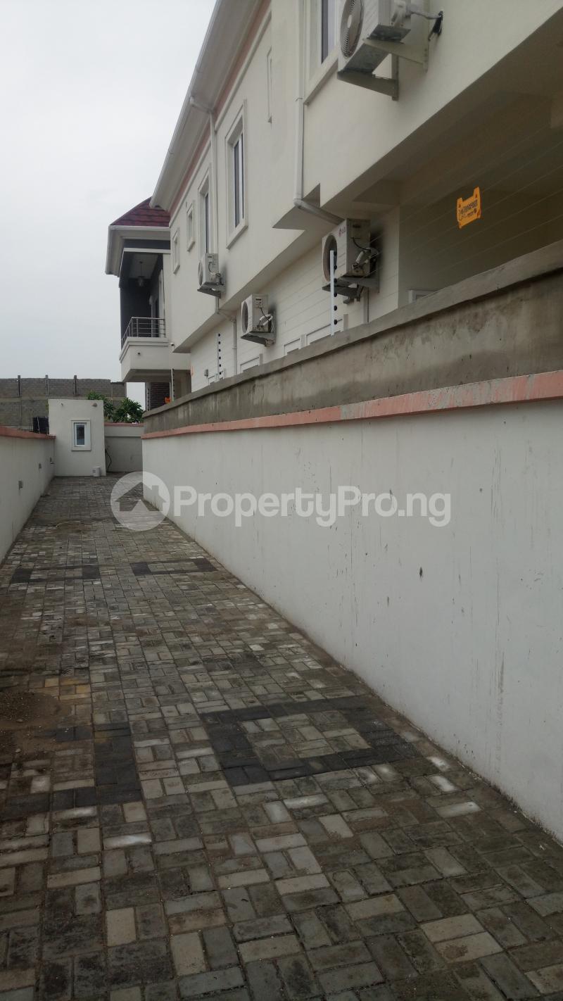 5 bedroom House for sale Ologolo Drive By Lekki Beach Entrance, Lekki, Lagos. Ologolo Lekki Lagos