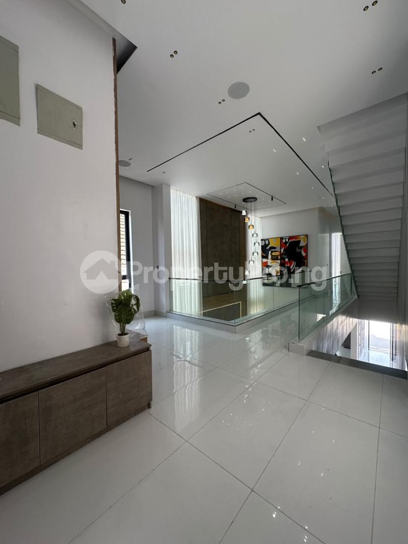 5 bedroom House for sale Ikota Lekki Lagos