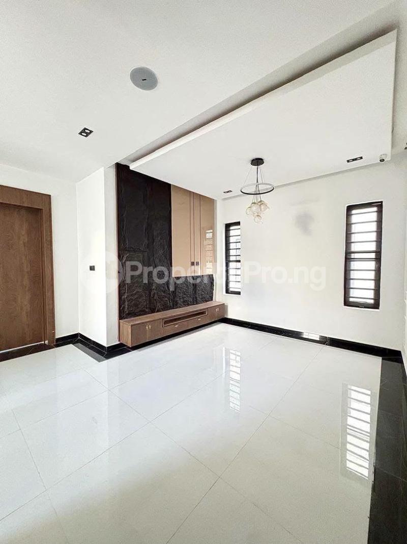 5 bedroom House for sale Chevron Lekki Lagos