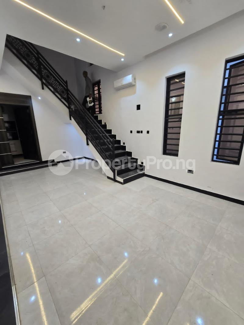 5 bedroom House for sale Magodo Phase 2 Gra, Ojodu Lagos