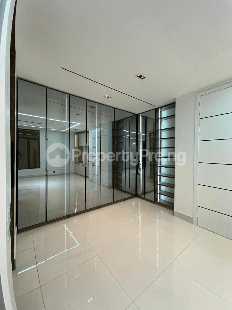 5 bedroom House for sale Toll Gate, chevron Lekki Lagos