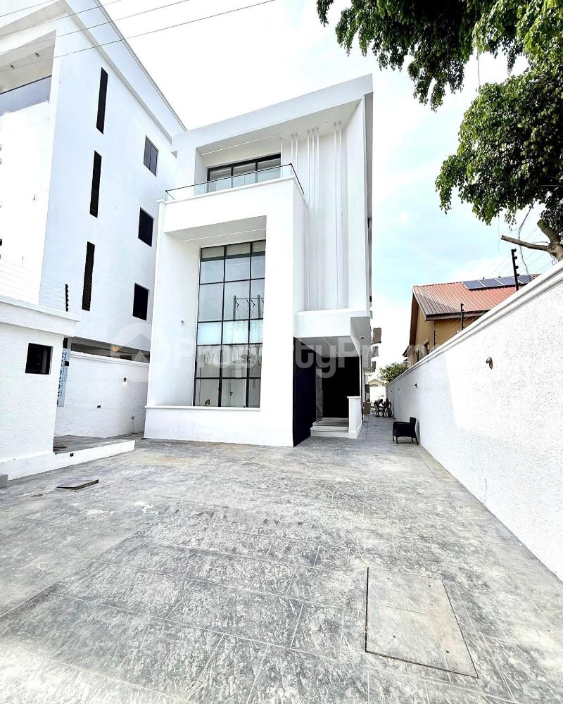 5 bedroom House for sale chevron Lekki Lagos