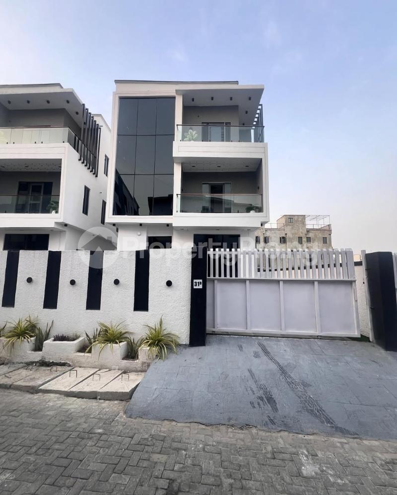 5 bedroom House for sale Ologolo Lekki Lagos