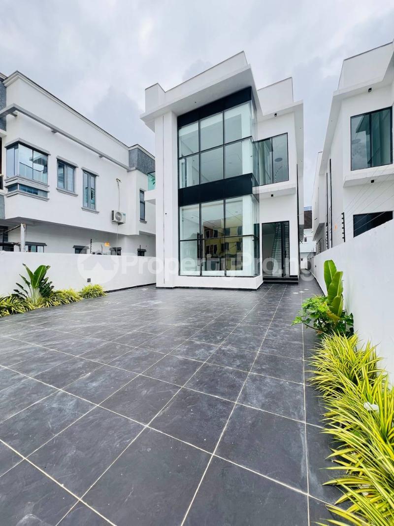 5 bedroom House for sale In A Gated And Secured Estate Ikota Lekki Lagos