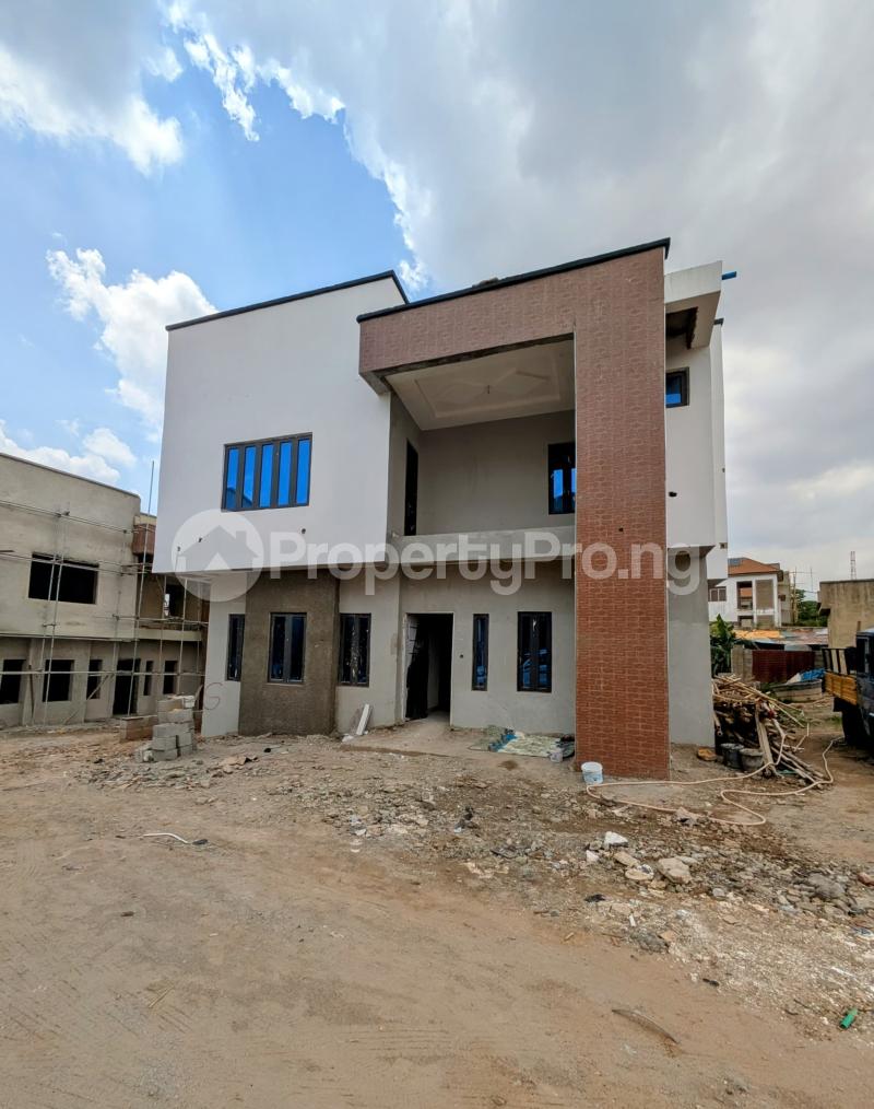 5 bedroom House for sale Befroe Coza Guzape Abuja
