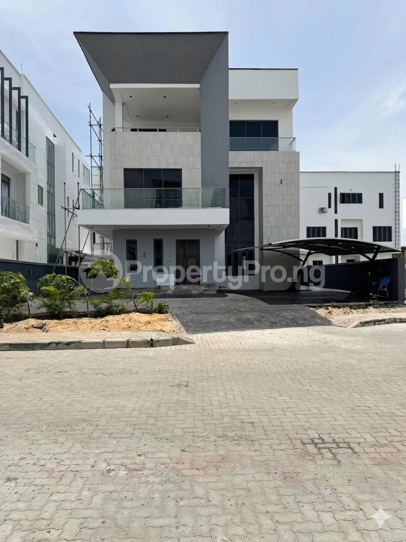 5 bedroom House for sale Lekki Lagos