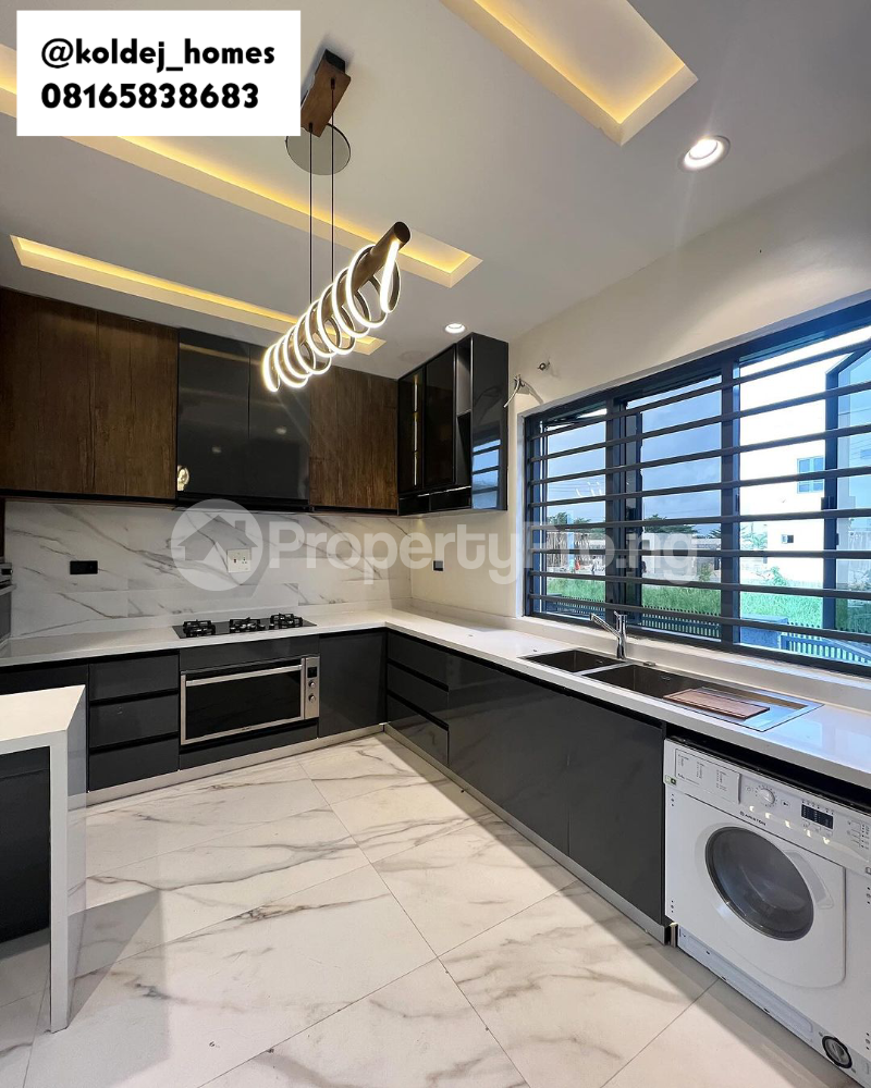 5 bedroom House for sale Osapa london Lekki Lagos