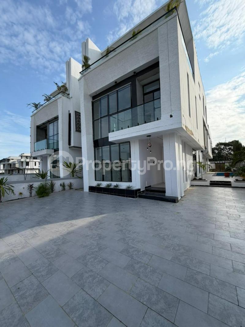5 bedroom House for sale Alimosho Lagos