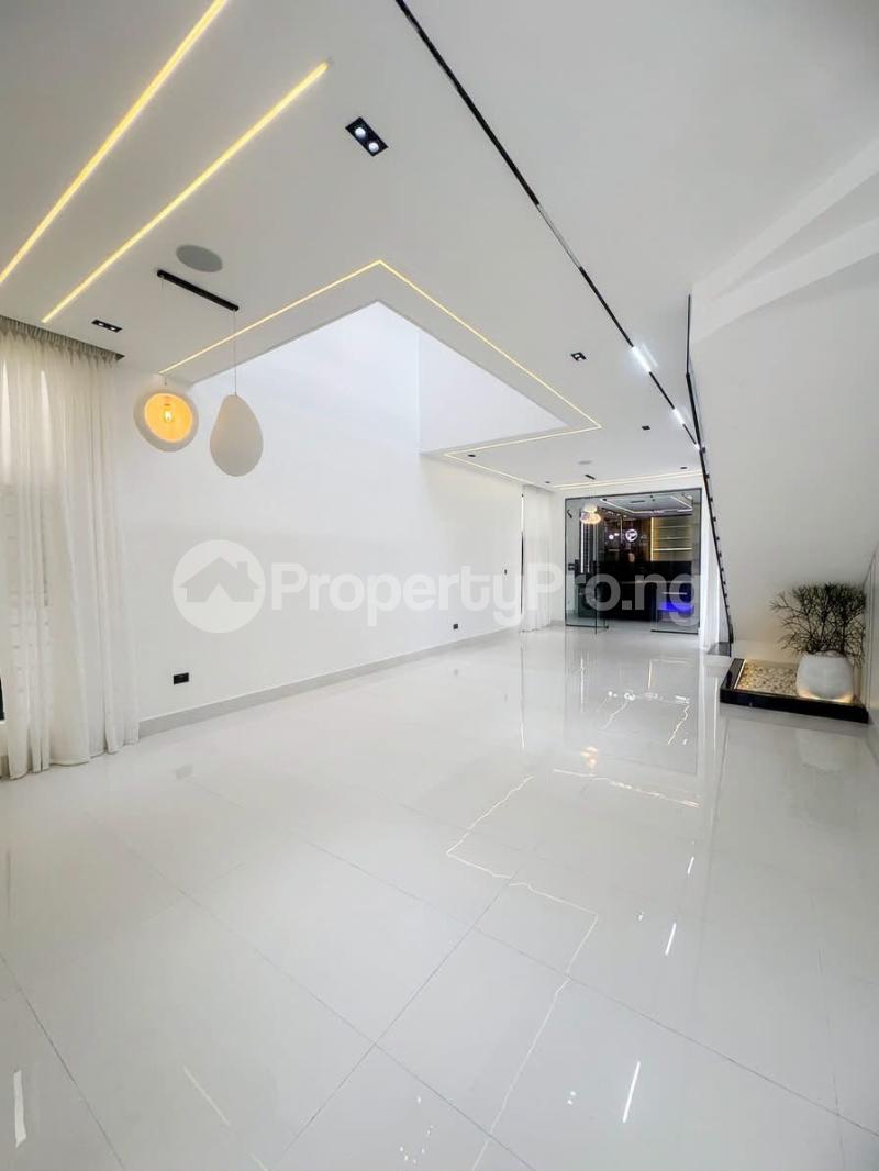 5 bedroom House for sale Lekki Lagos