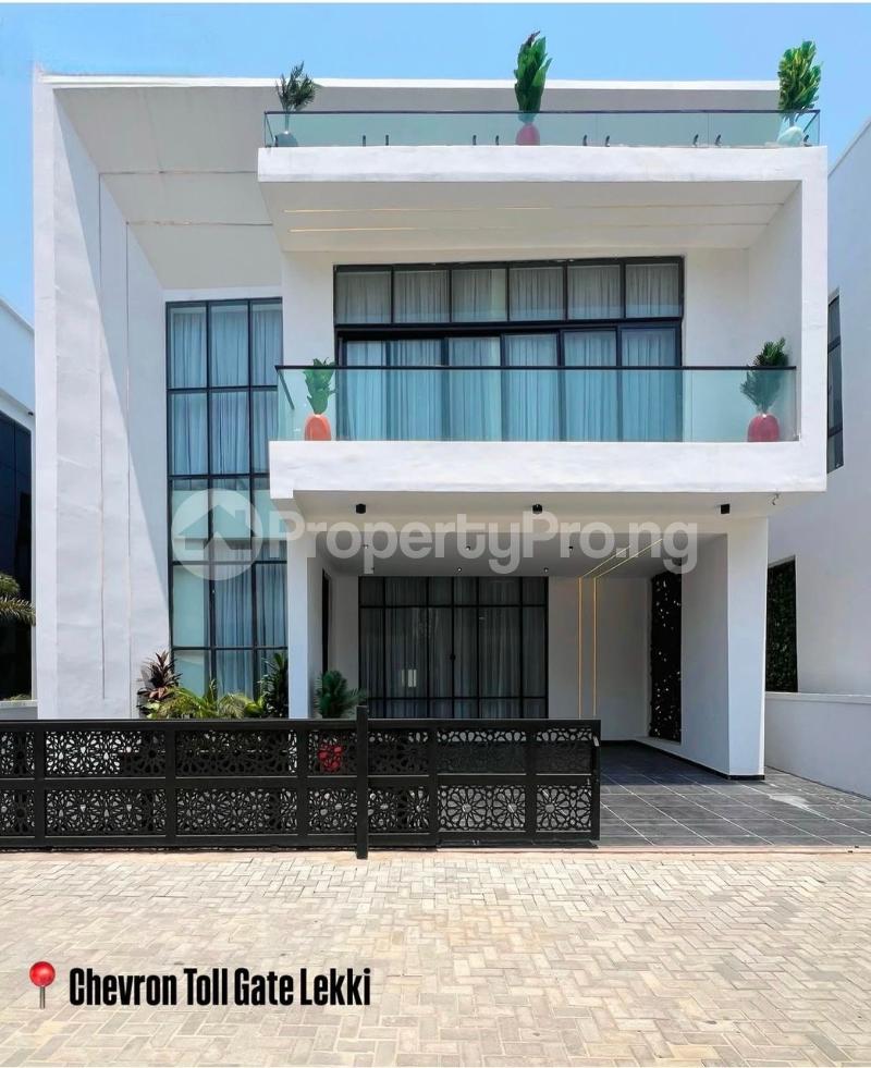 5 bedroom House for sale 2nd Toll Gate Lekki Lagos