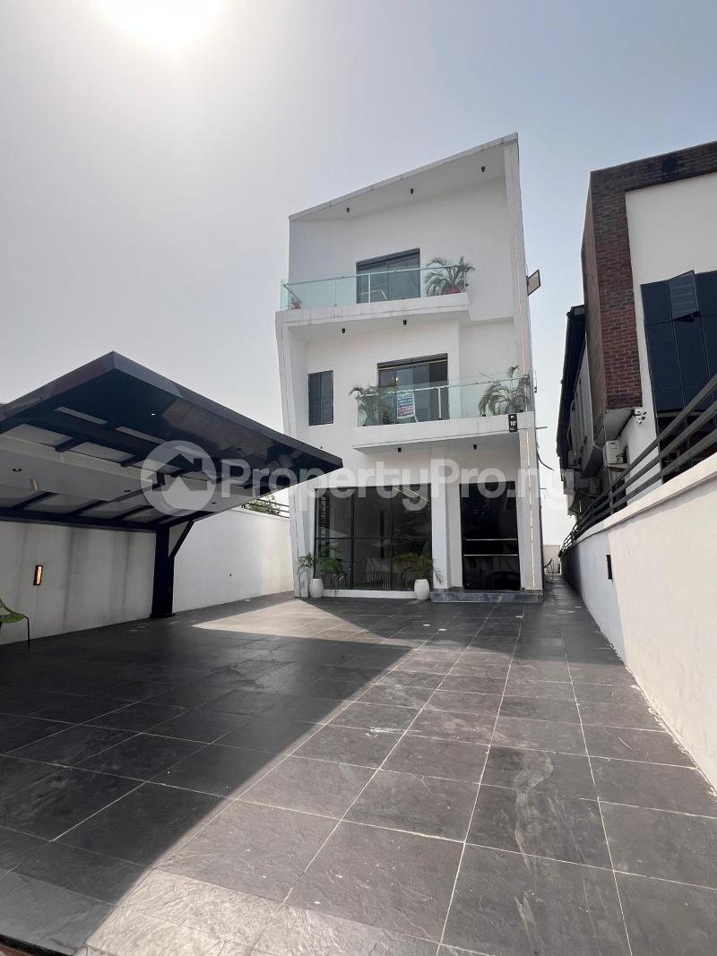 5 bedroom House for sale Chevron Lekki Lagos