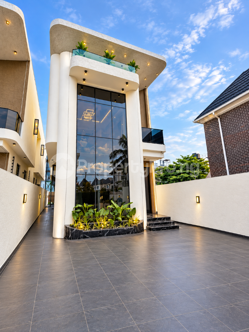 5 bedroom House for sale Ikota Lekki Lagos - 0