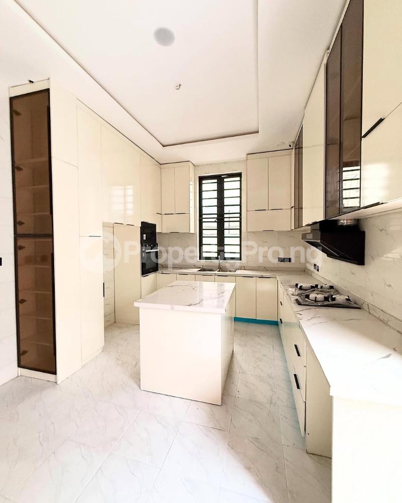 5 bedroom House for sale chevron Lekki Lagos