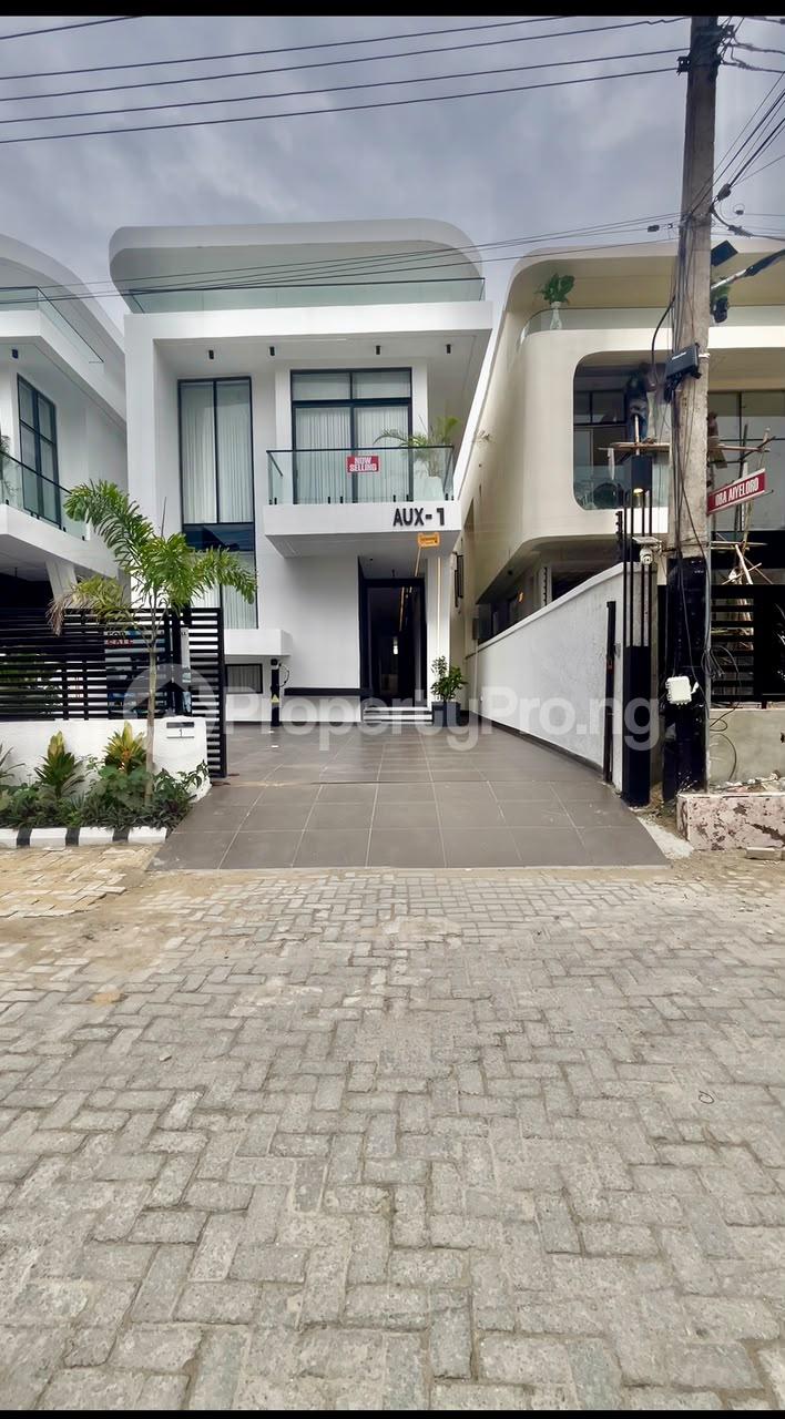 5 bedroom House for sale Orchid Lekki Lagos