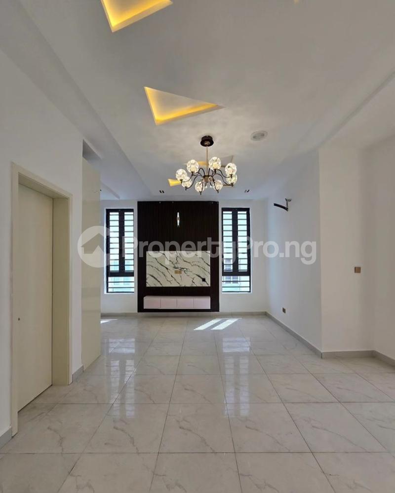 5 bedroom House for sale Osapa london Lekki Lagos