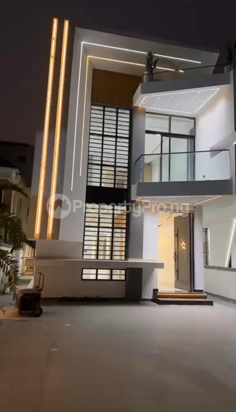 5 bedroom House for sale 2nd Toll Gate Lekki Lagos