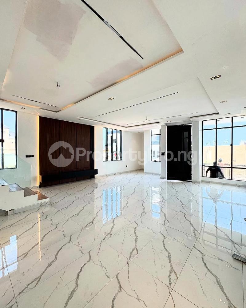 5 bedroom House for sale chevron Lekki Lagos