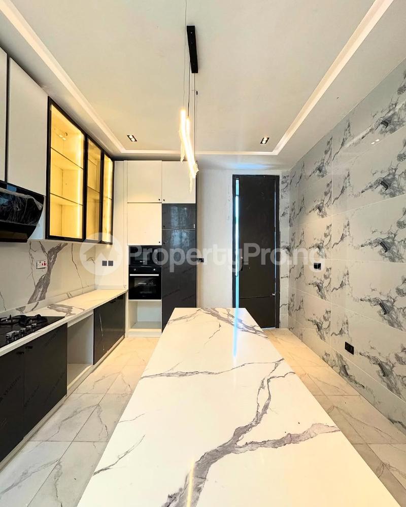 5 bedroom House for sale chevron Lekki Lagos