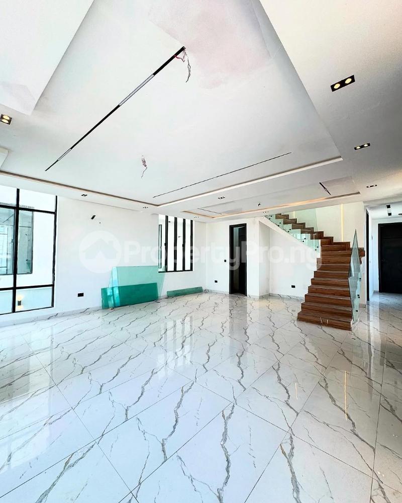 5 bedroom House for sale chevron Lekki Lagos