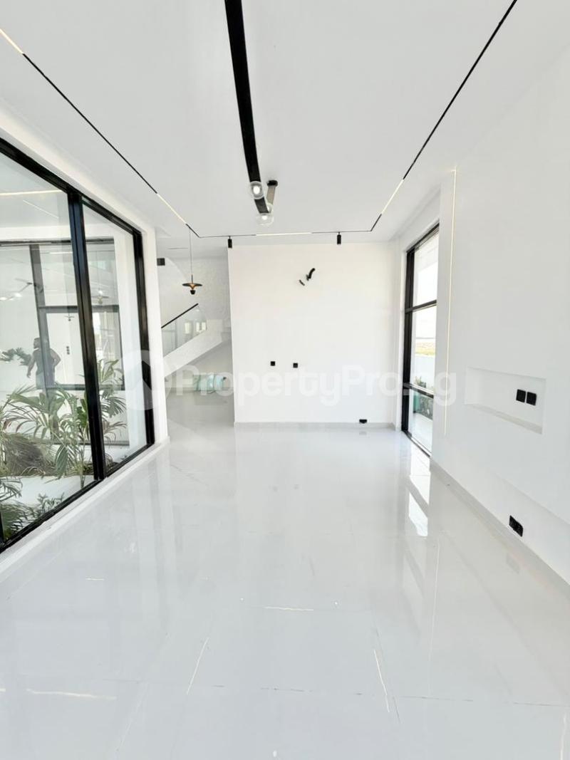 5 bedroom House for sale Osapa london Lekki Lagos