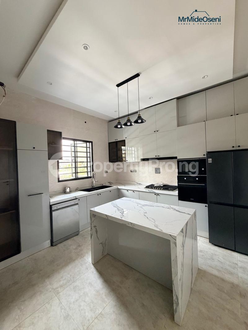 5 bedroom House for sale Kolapo Ishola Gra Akobo Ibadan Oyo