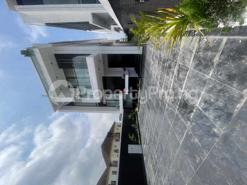 5 bedroom House for sale Ologolo Lekki Lagos