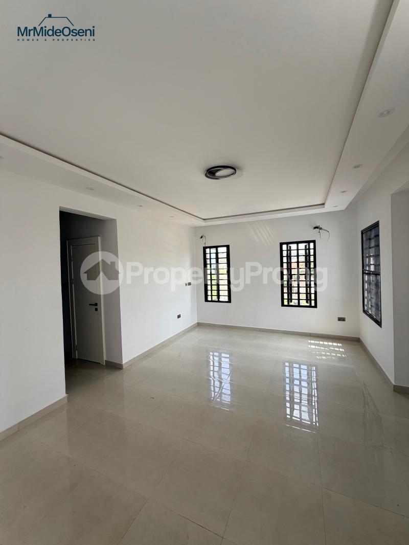 5 bedroom House for sale Kolapo Ishola Gra Akobo Ibadan Oyo