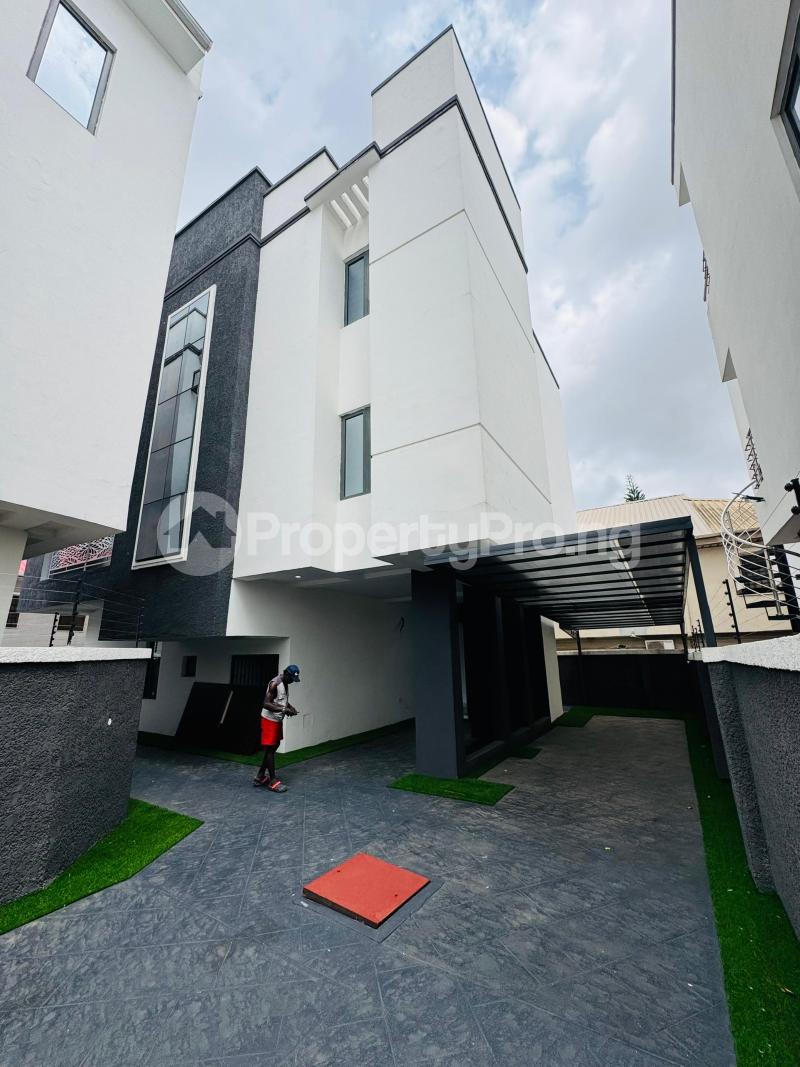 5 bedroom House for sale Omole phase 1 Ojodu Lagos